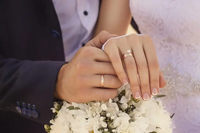عکس حلقه ازدواج ست در دست ❤️ [ بهترین تصاویر ]