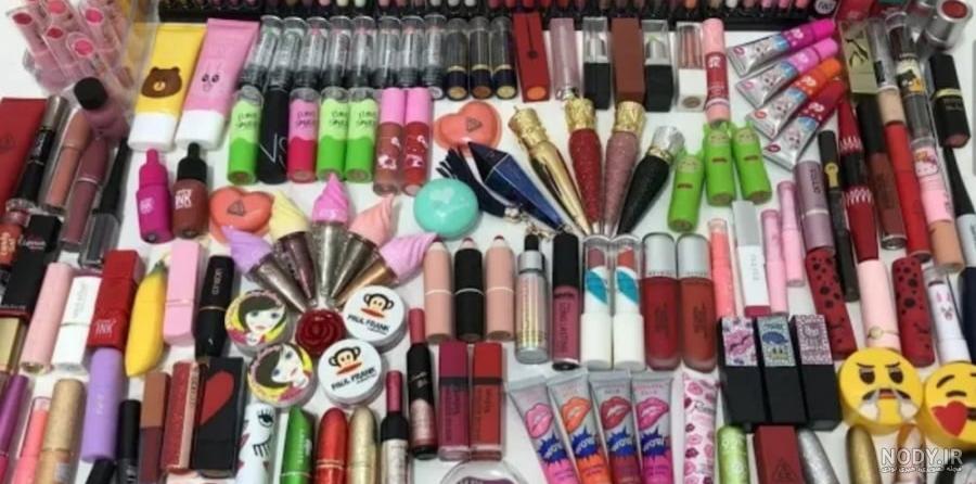 مخلوط کردن اسلایم های شفاف _ با استفاده از لوازم آرایشی مخلوط کردن اسلایم های شفاف _ با استفاده از لوازم آرایشی