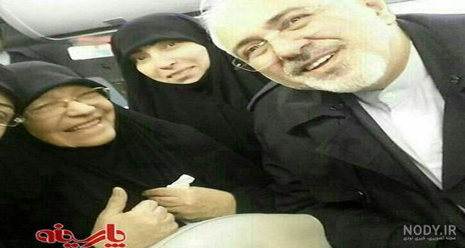 عکس سلفی ظریف و خبرنگاران در هواپیما (عکس) عکس سلفی ظریف و خبرنگاران در هواپیما (عکس)