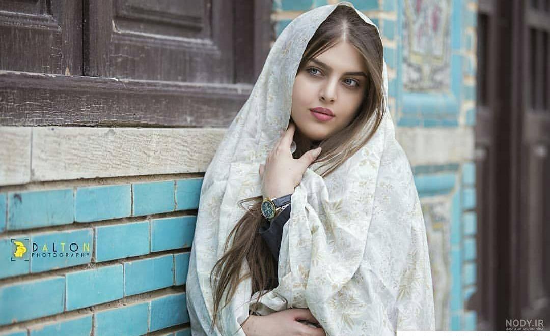 ژست دخترانه