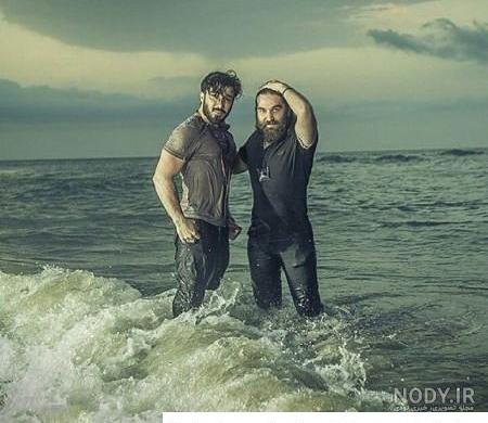ژست عکاسی مردانه کنار ساحل