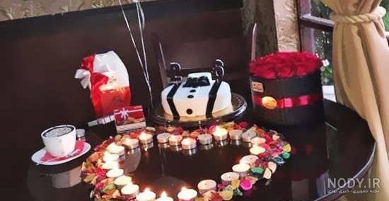 ژست عکس تولد در کافه - عکس نودی