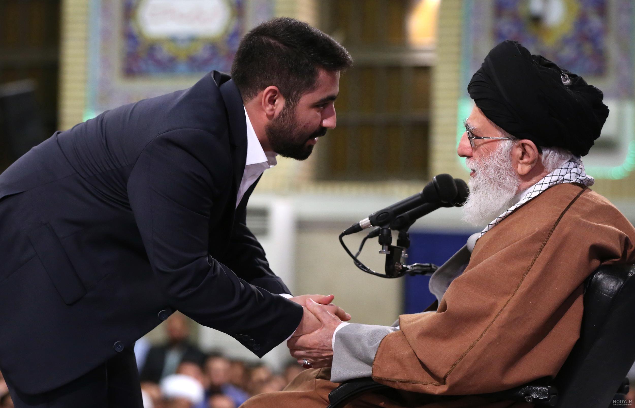 عکس نوشته حسین طاهری - عکس نودی