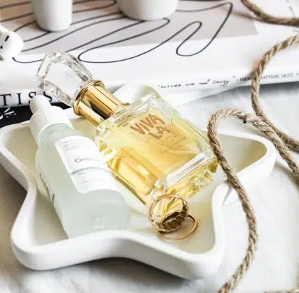 15 مدل بهترین عطر خنک زنانه {با ماندگاری بالا} برای تابستان - تانیرو