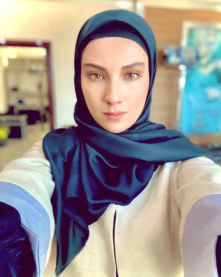 بیوگرافی محیا دهقانی بازیگر + عکس های محیا دهقانی