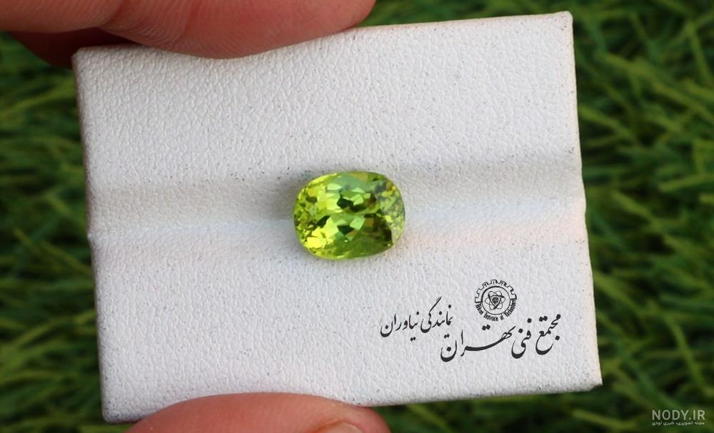 دو عدد نگین توپاز آبی و زبرجد درجه 1