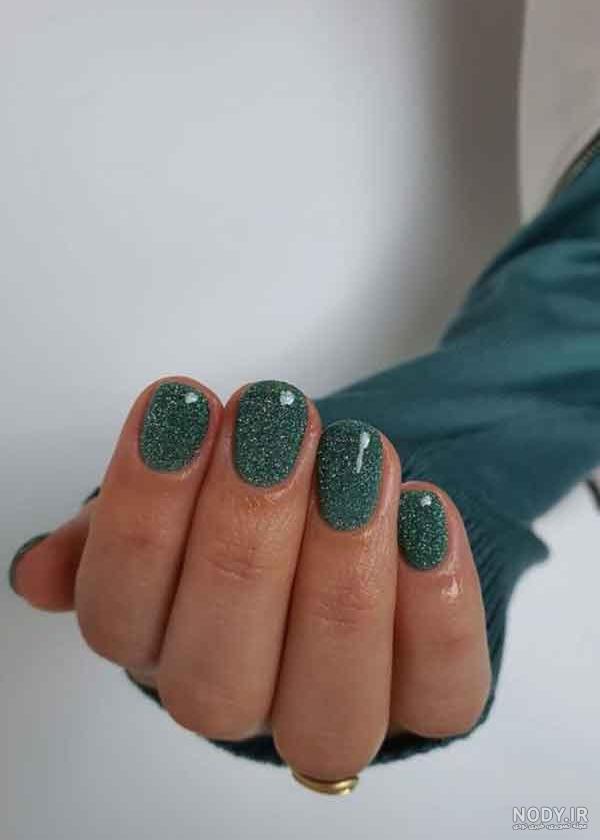عکس ژلیش ناخن سیاه عکس ژلیش ناخن سیاه
