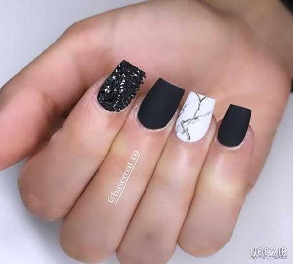 طراحی ناخن سفید مشکی+ کاشت ناخن مشکی سفید