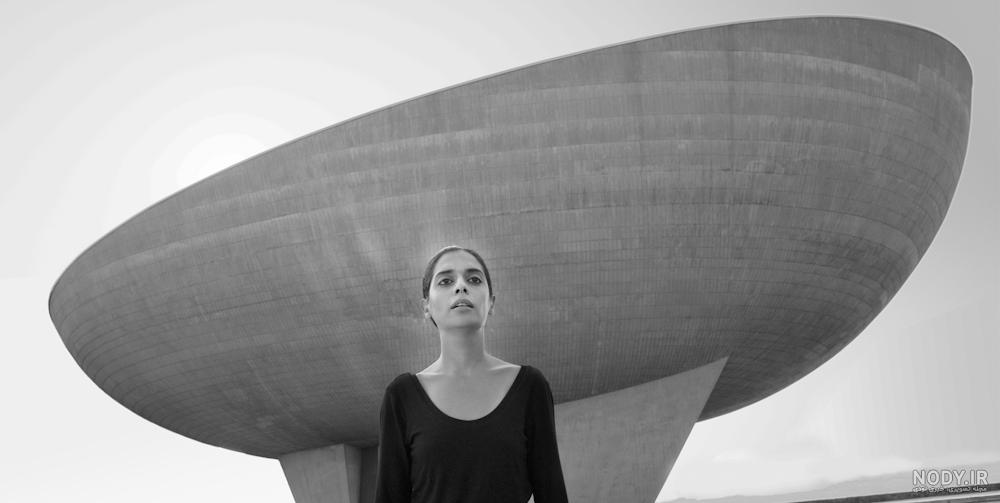لس آنجلس «Broad» نمایشگاه آثار شیرین نشاط در موزه - Javanan Magazine