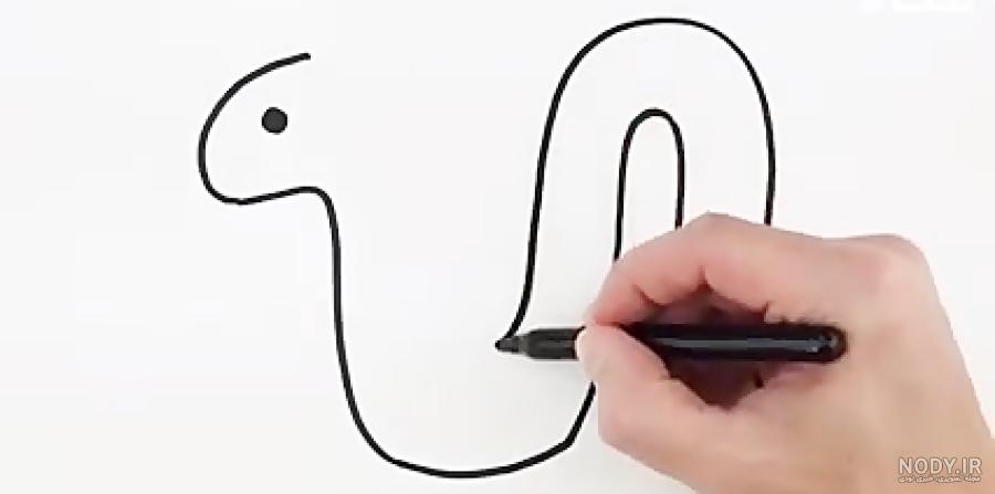 نقاشی مار کودکانه رنگین کمانی
