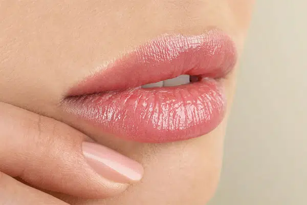 ژل لب روسی: نحوه تزریق، عکس ژل روسی، قیمت و عوارض – مجله سلامت دکترتو