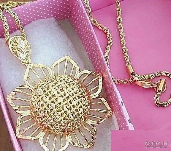 عکس گردنبند گل میخک عکس گردنبند گل میخک