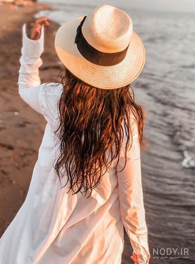 ژست عکس کلاه