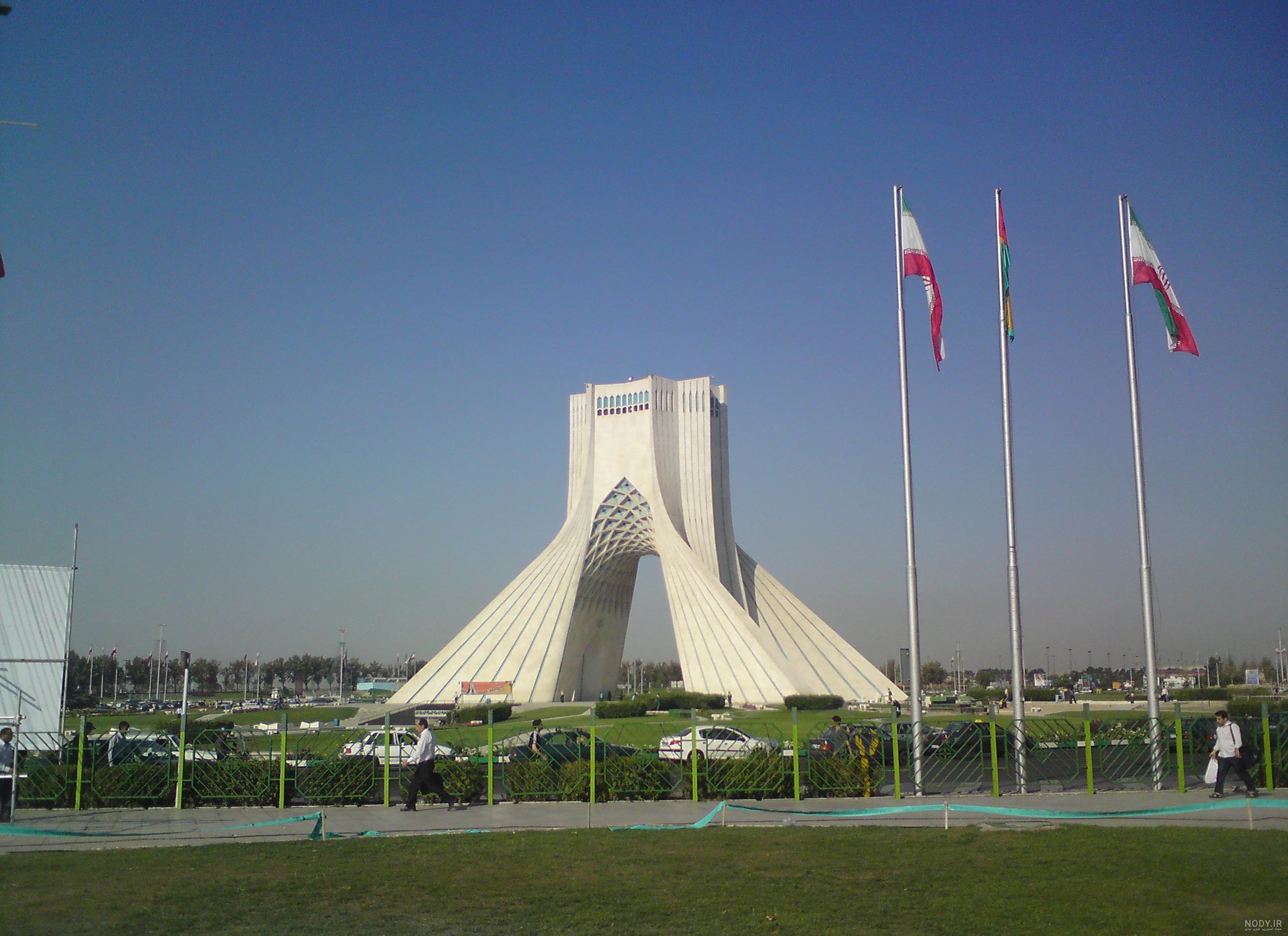 داخل برج آزادی