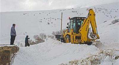ایرنا - غبار روبی مزار شهدای کامیاران با حضور استاندار کردستان ایرنا - غبار روبی مزار شهدای کامیاران با حضور استاندار کردستان