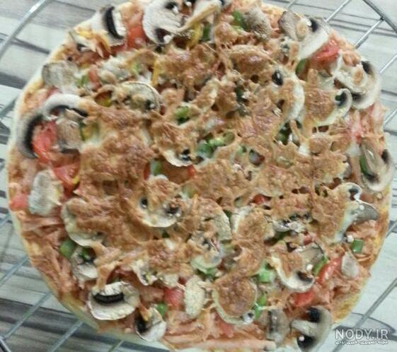طرز تهیه پیتزا کالباس و قارچ ؛ ساده و خوشمزه
