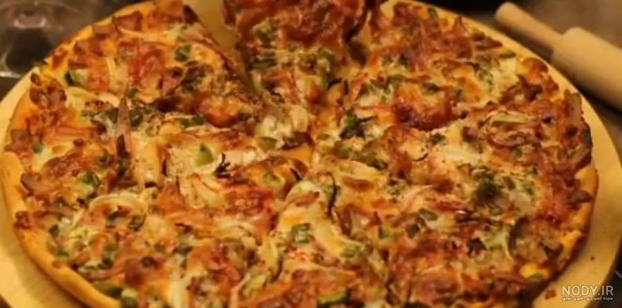 طرز تهیه پیتزا کالباس و قارچ ؛ ساده و خوشمزه