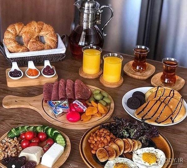 عکس صبحانه در طبیعت | عکس صبحانه لاکچری