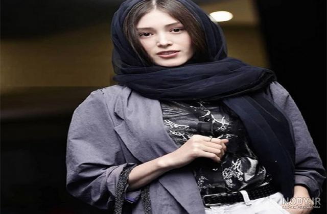 بوسه نويد محمدزاده و فرشته حسيني در جشنواره كن