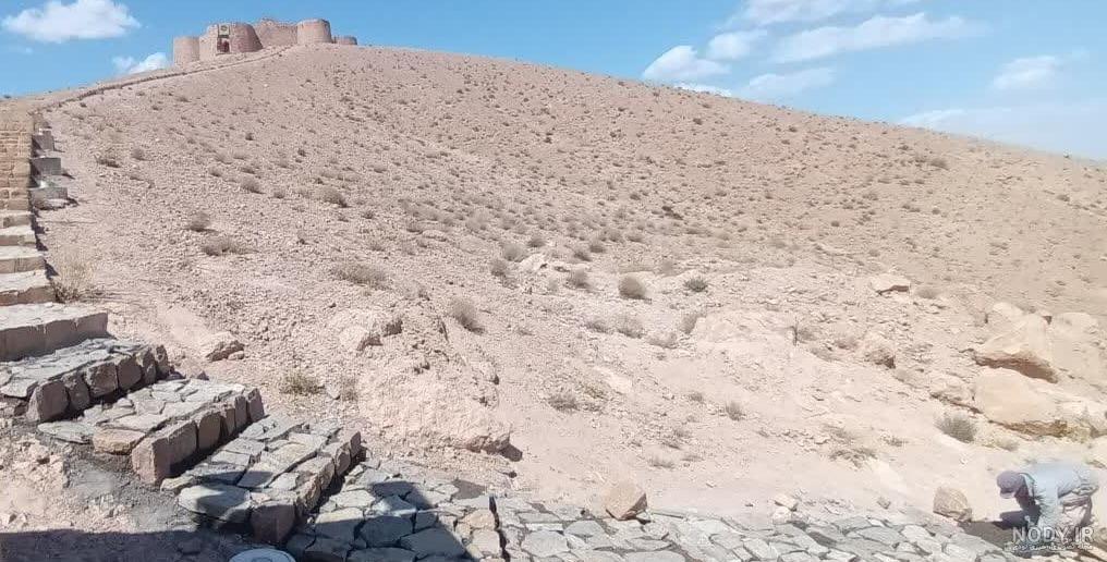 در پی سقوط یک هواپیمای آموزشی در شهرستان گرمه خراسان شمالی،‌ دو سرنشین ...