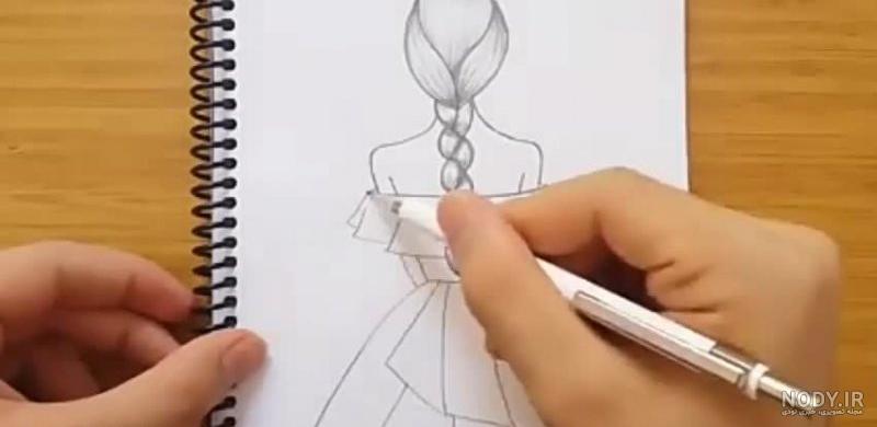 آموزش نقاشی زیبای صورت یک دختر آموزش نقاشی زیبای صورت یک دختر