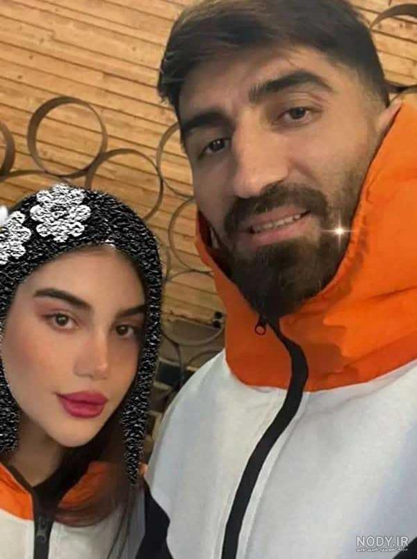 استوری برادر علیرضا بیرانوند با قلب آبی بر روی لوگوی پرسپولیس