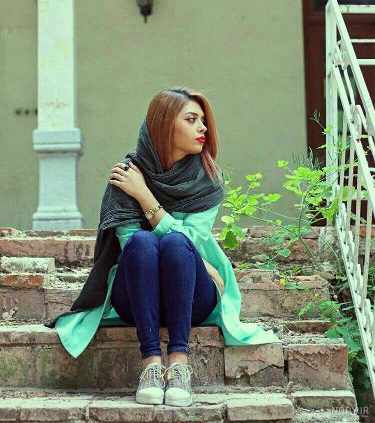عکس تنهایی زن غمگین