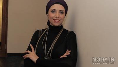 وقتی ارمیا خواننده زن آکادمی گوگوش " لبیک یا خامنه ای " می نوشت ... وقتی ارمیا خواننده زن آکادمی گوگوش " لبیک یا خامنه ای " می نوشت ...