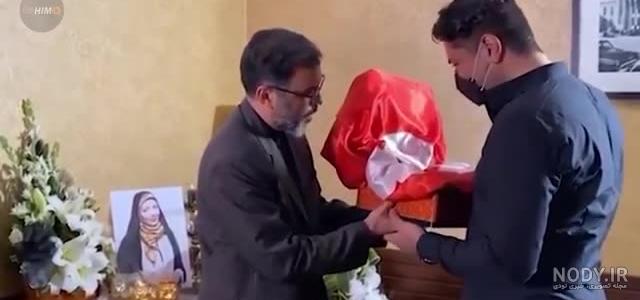 گریه های بی امان سجاد عبادی همسر آزاده نامداری در مراسم ختم او