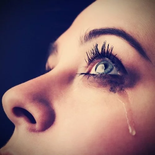 عکس گریه زن برای پروفایل