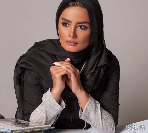 مراسم رونمایی کتاب ترانه های نرگس جعفری به اسم حیف برگزار شد مراسم رونمایی کتاب ترانه های نرگس جعفری به اسم حیف برگزار شد