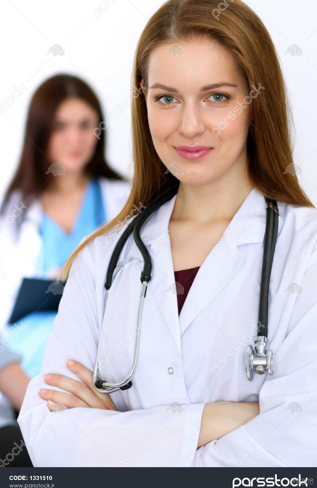 عکس خانم دکتر شیک برای پروفایل