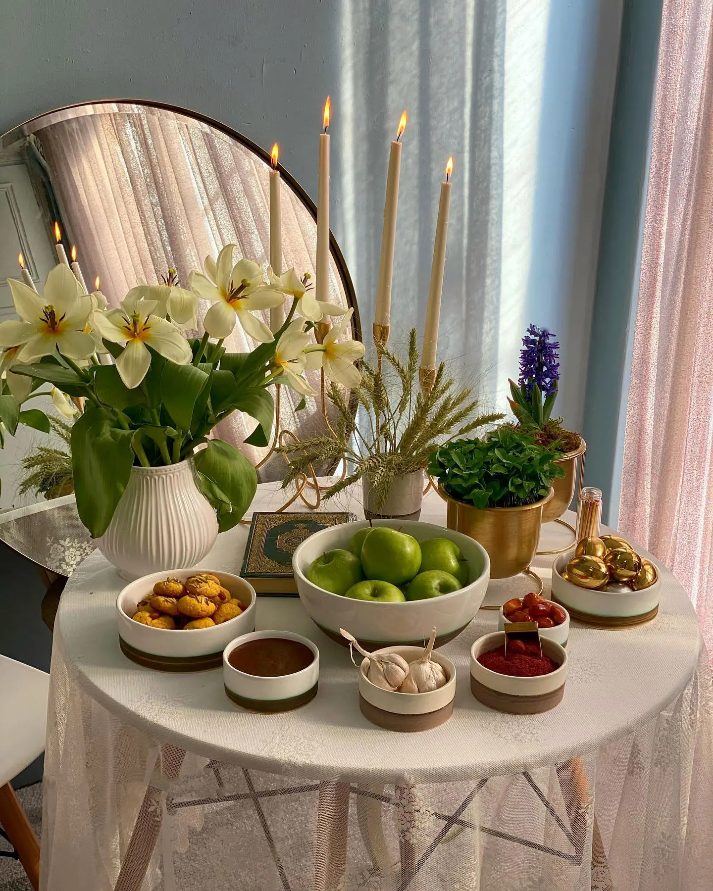 سفره هفت سین نوروزی هر سال، با آمدن بهار و چند روز مانده به سال نو ...