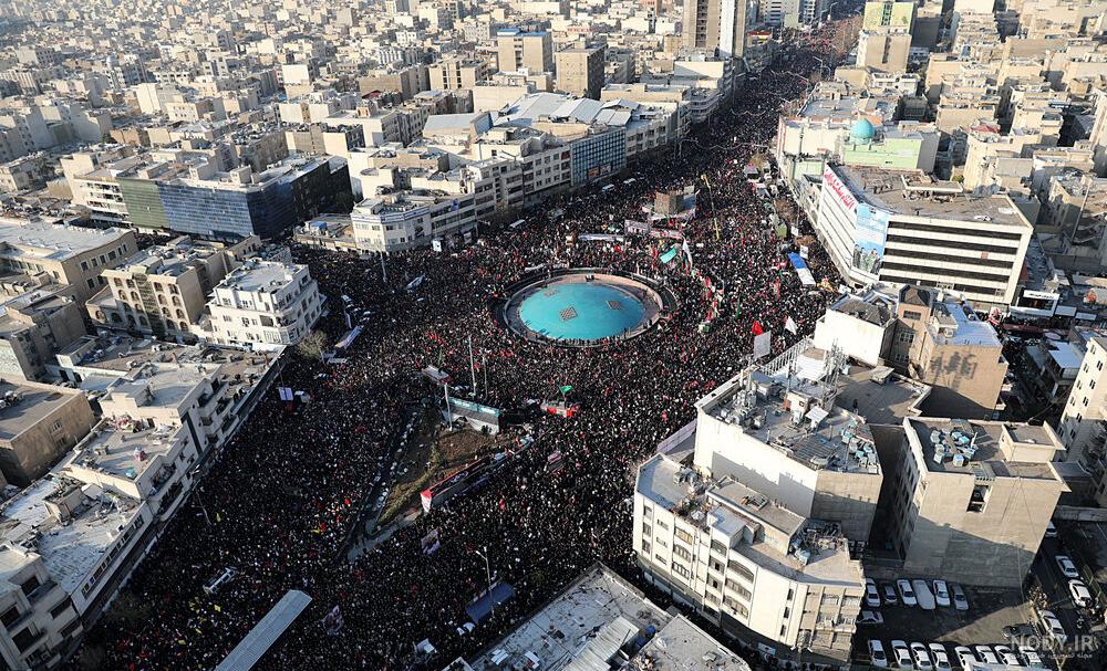 تصاویر جدید از حضور رهبرانقلاب در مراسم تشییع - حلقه وصل تصاویر جدید از حضور رهبرانقلاب در مراسم تشییع - حلقه وصل