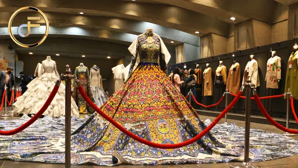 زهرا شفیعی، کارگردان، درپی ضربات ماموران به سرش در بیمارستان بستری شد