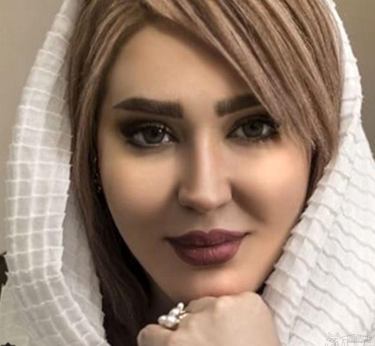 زهره فکور صبور در جمع دوستانش + عکس