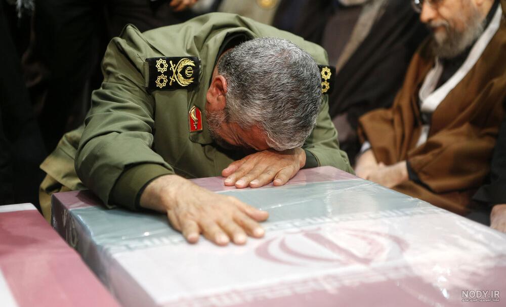 مشرق نیوز - عکس/ مراسم بزرگداشت حاج قاسم سلیمانی در محضر رهبر انقلاب مشرق نیوز - عکس/ مراسم بزرگداشت حاج قاسم سلیمانی در محضر رهبر انقلاب