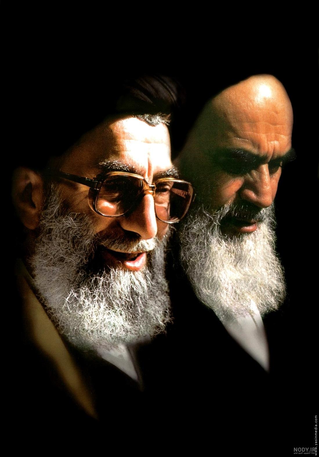 عکس با کیفیت چهره ی سه رخ امام خمینی (ره) و لبخند بر لب به همراه عمامه ...