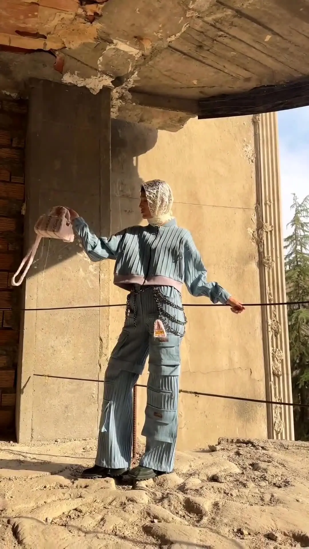 اینجا که فرشته حسینی مدلینگ کرد تو فیلم ترسناک آدم پخ پخ میکنن ... اینجا که فرشته حسینی مدلینگ کرد تو فیلم ترسناک آدم پخ پخ میکنن ...
