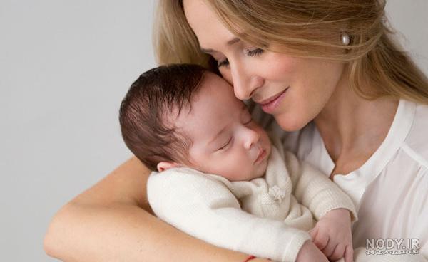 ژست دونفره عکس نوزاد با مادر در منزل - مجله چند ماهمه ژست دونفره عکس نوزاد با مادر در منزل - مجله چند ماهمه