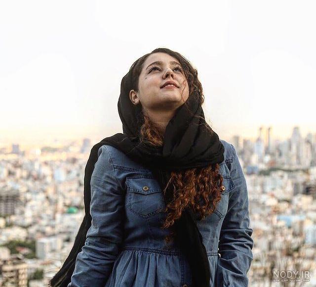 گسترش دامنه اعتراضات به شهرهای مختلف ایران؛ حضور کم‌سابقه زنان و مردان ...