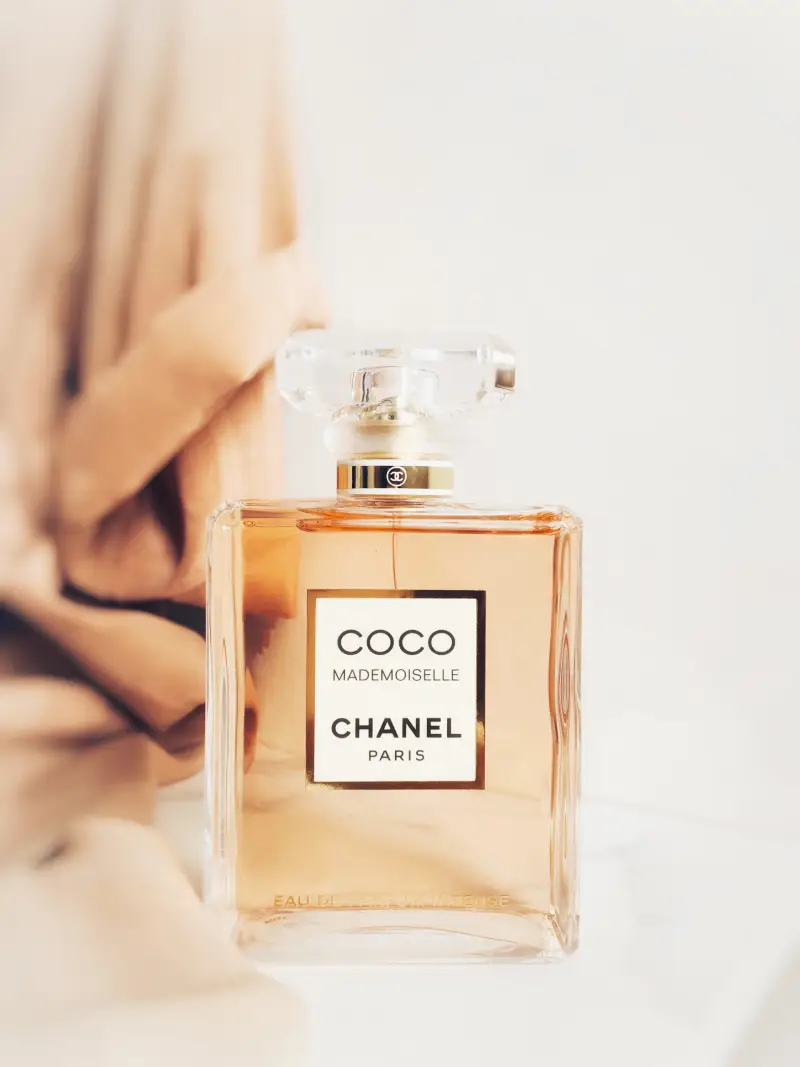 مشخصات، قیمت و خرید عطر شنل کوکو مادمازل | Coco Mademoiselle مشخصات، قیمت و خرید عطر شنل کوکو مادمازل | Coco Mademoiselle