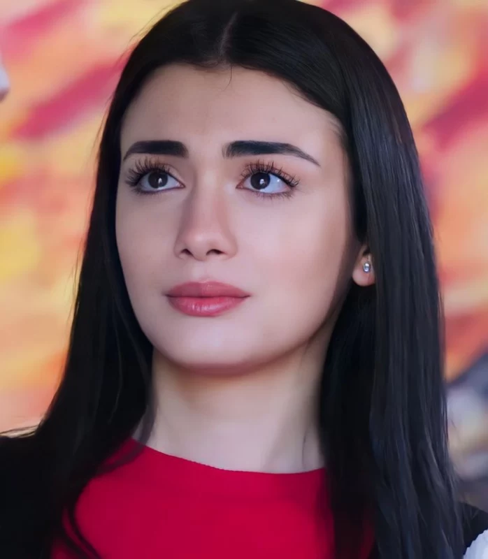 بیوگرافی و زندگی خصوصی اوزگه یاگیز و همسرش + تصاویر جذاب و دیدنی بیوگرافی و زندگی خصوصی اوزگه یاگیز و همسرش + تصاویر جذاب و دیدنی