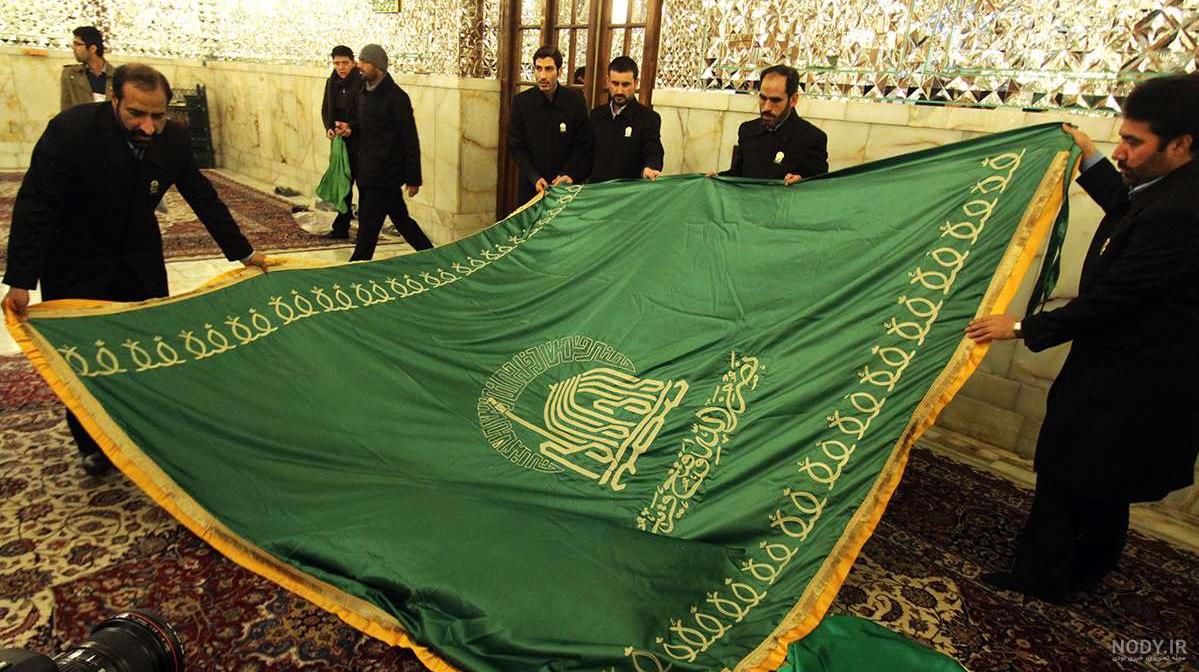 صدا و سیما - تعویض پرچم گنبد مطهر امام رضا(ع) - صاحب‌خبر