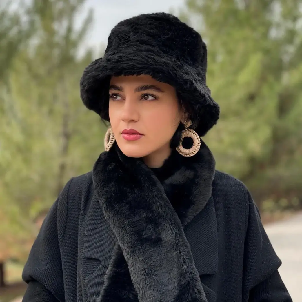 مدل کلاه بافتنی دخترانه خزدار مدل کلاه بافتنی دخترانه خزدار