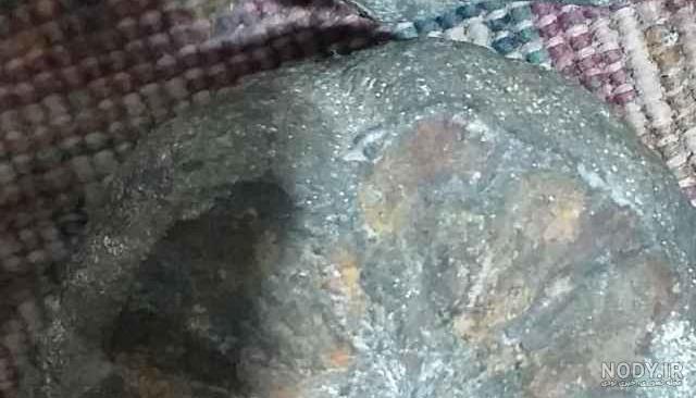 کشف سنگی عقیق با ارزشی ۵۰۰ برابر طلا + عکس