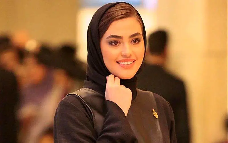 استوری ریحانه پارسا بدون سانسور استوری ریحانه پارسا بدون سانسور