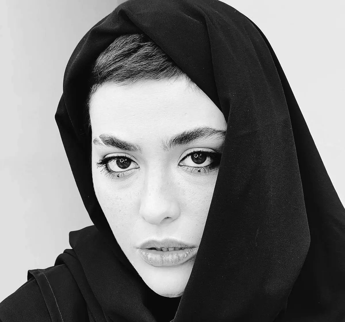 بیوگرافی نیما نادری بازیگر نقش سروش در لحظه گرگ و میش 37 ساله و ... بیوگرافی نیما نادری بازیگر نقش سروش در لحظه گرگ و میش 37 ساله و ...
