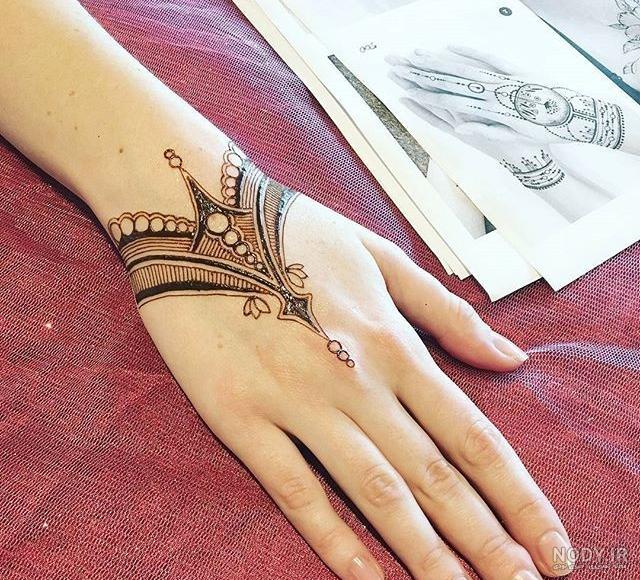 عکس از طرح حنا روی دست