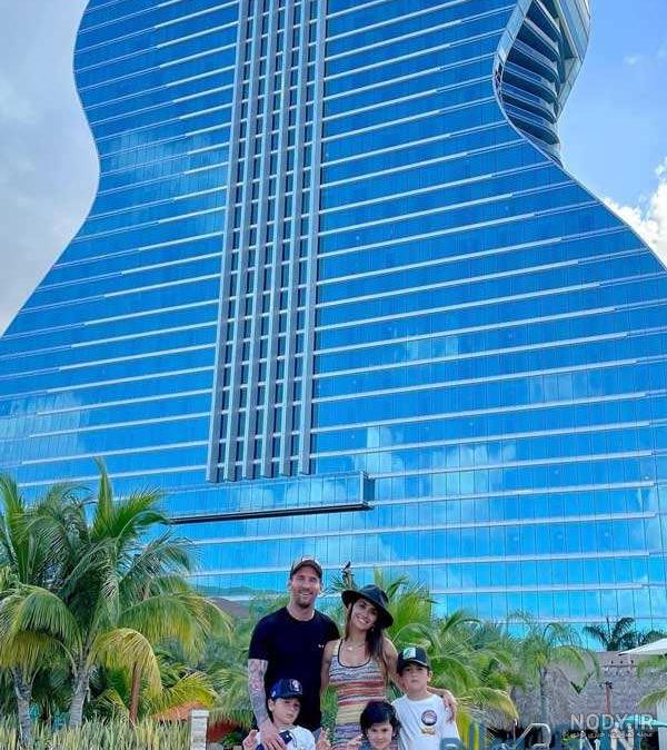 عکس مسی و همسرش در حمام